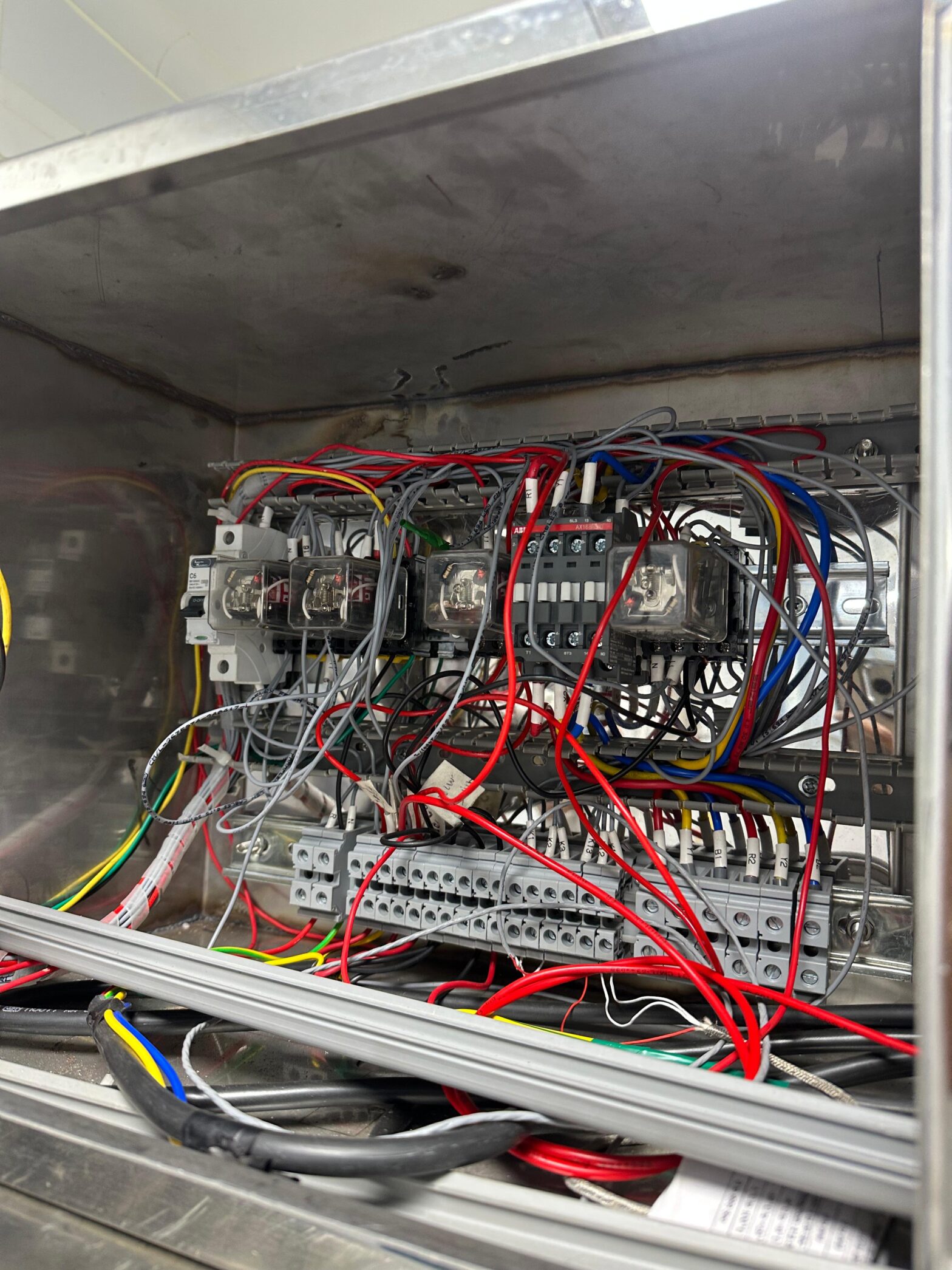 Autoclave Machine Electrical Circuit Issue Resolved